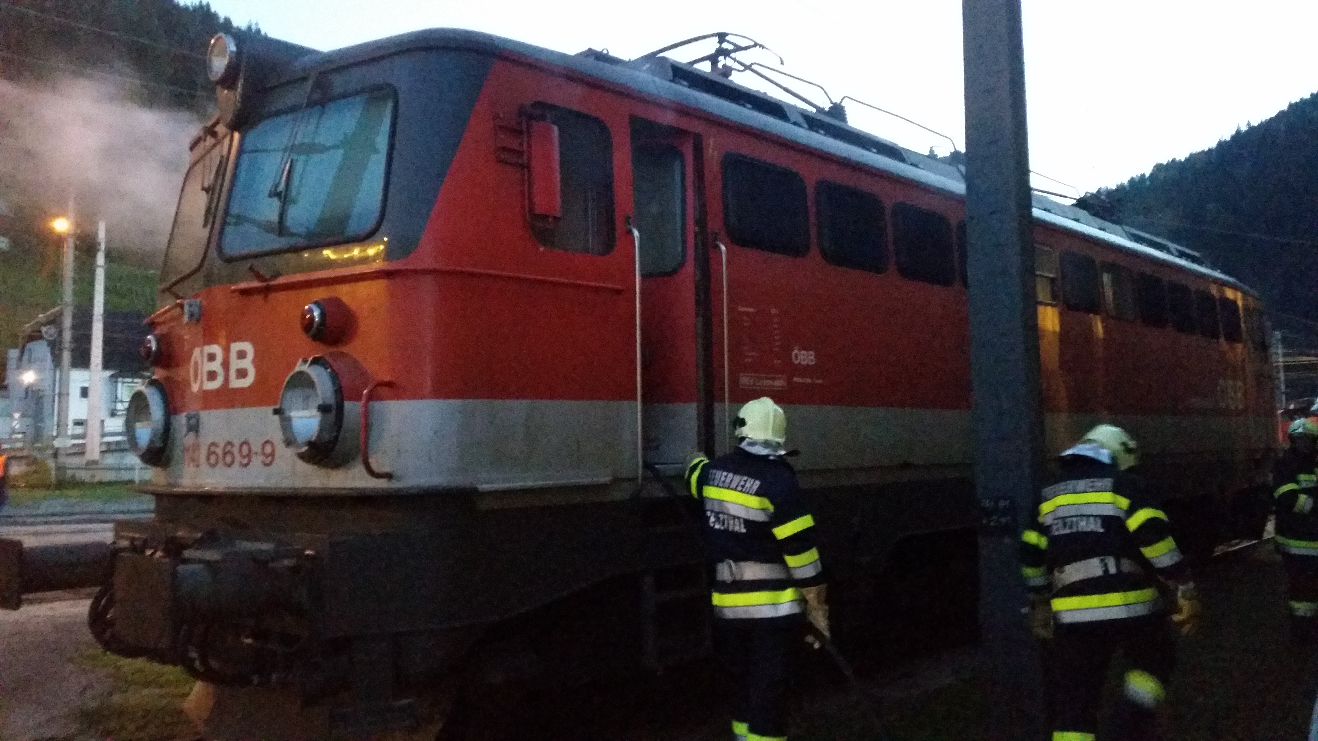 Einsatzübung Lokbrand im ÖBB Gleisbereich
