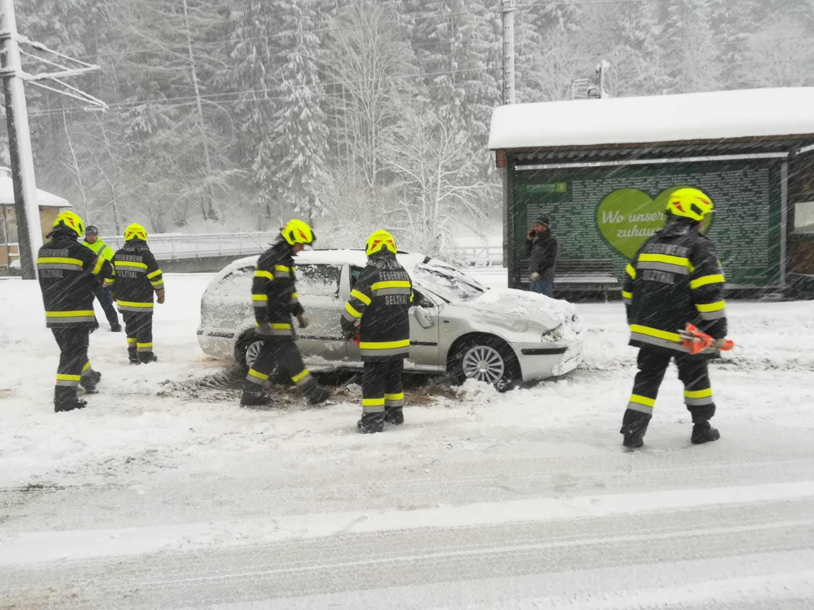 Fahrzeugbergung bei südlicher Ortseinfahrt