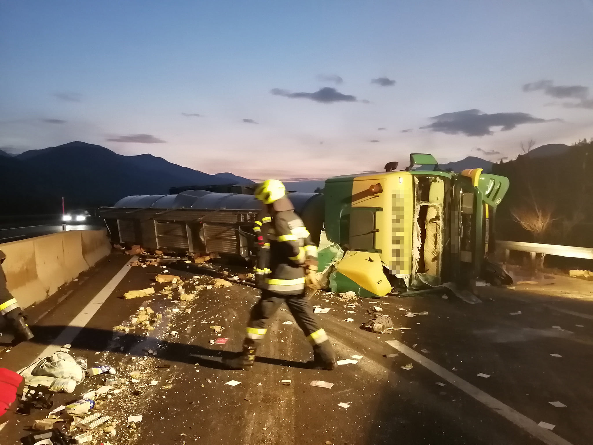 LKW UNfall auf A9