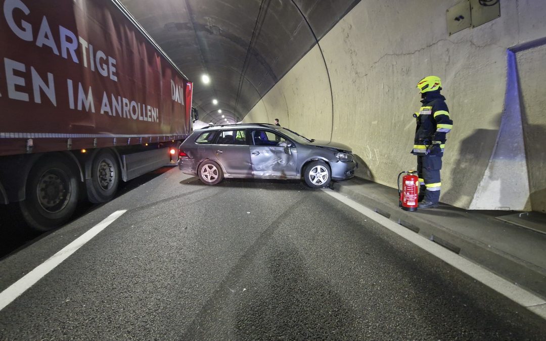 Unfall im A9 Selzthaltunnel